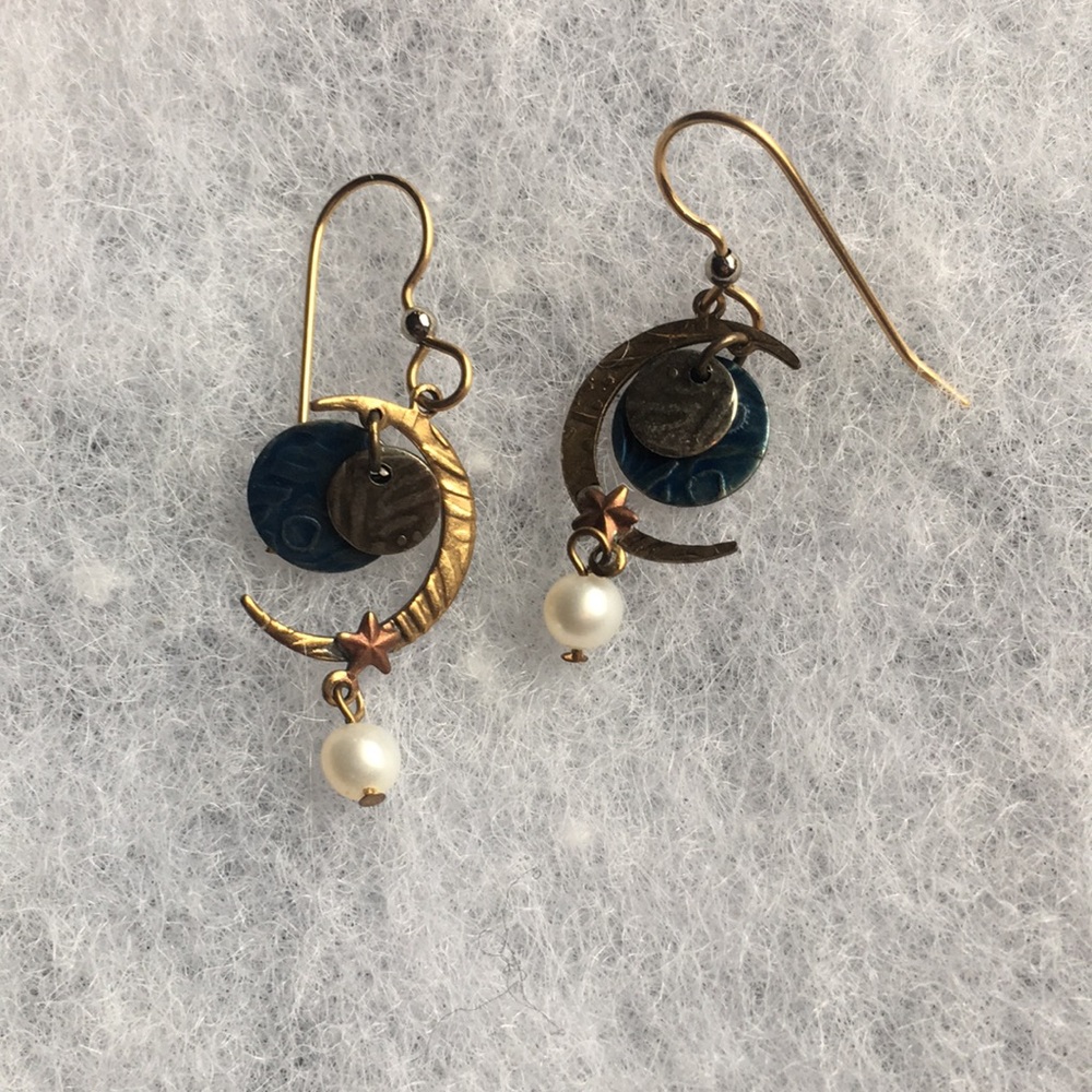 Moon and star dangle earrings with pearl drop